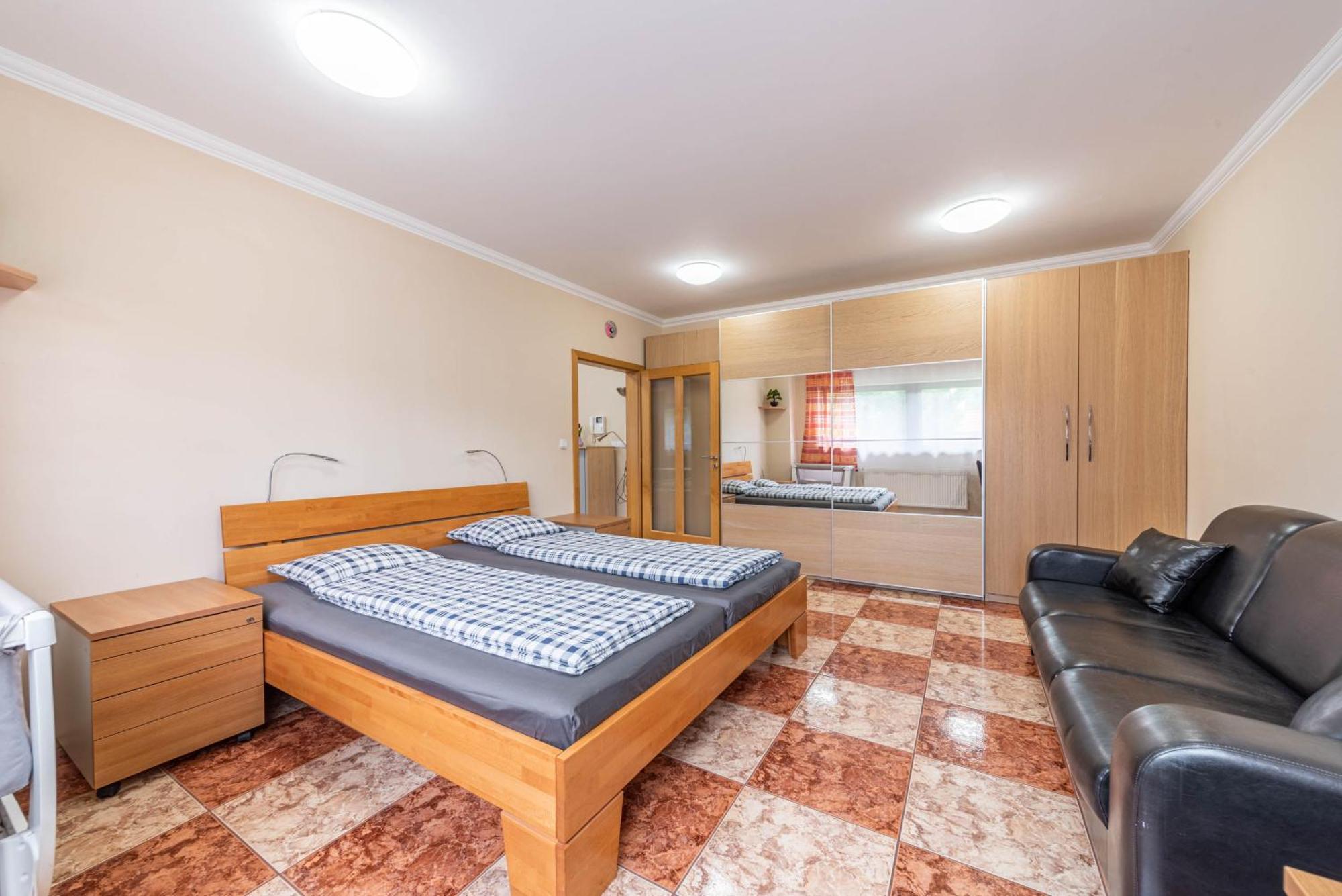Apartman Blizko Centra Prahy Prague Exterior photo